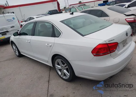 2014 Volkswagen Passat 1.8T Se z USA, uszkodzony, nr VIN 1VWBS7A32EC113746